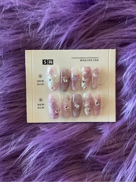 Other - Press-On Nails Set with Lavender and Iridescent Accents